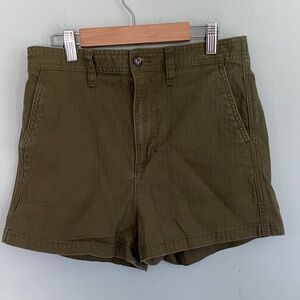 Madewell Women’s Olive Green Shorts with pockets size Small